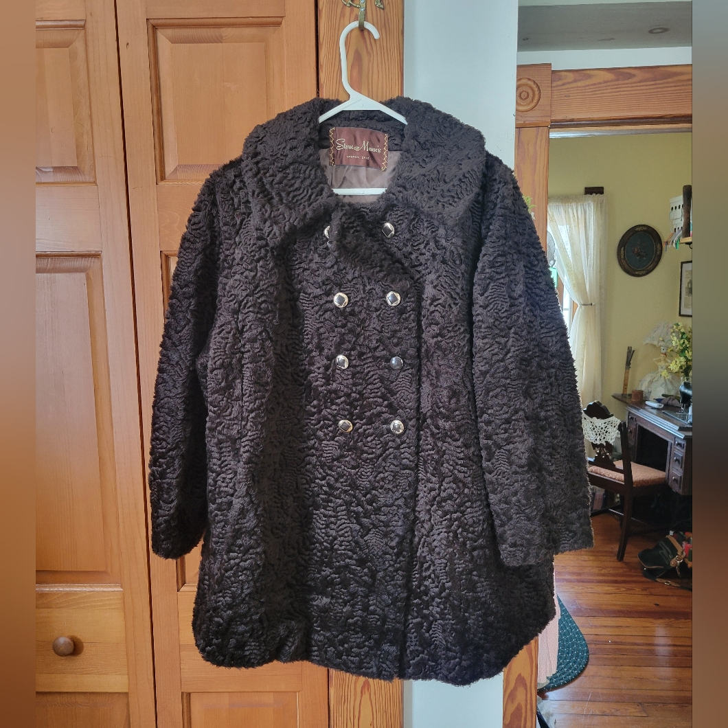 1960s Vintage Mid Century Brown Double-Breasted Genuine Persian Lamb Fur Coat 16